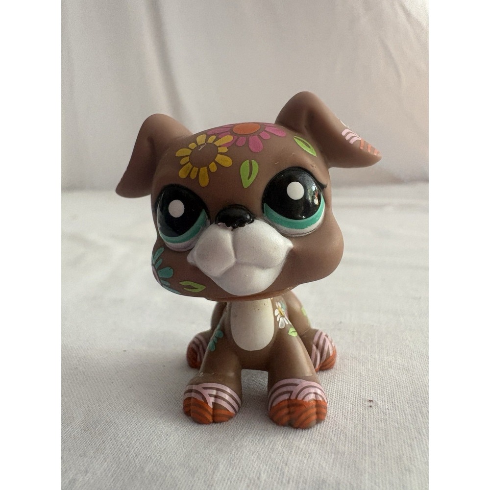 LPS  Boxer Brown #1840 Flower Rainbow Tattoo Green Eyes. Small Defect On Tail